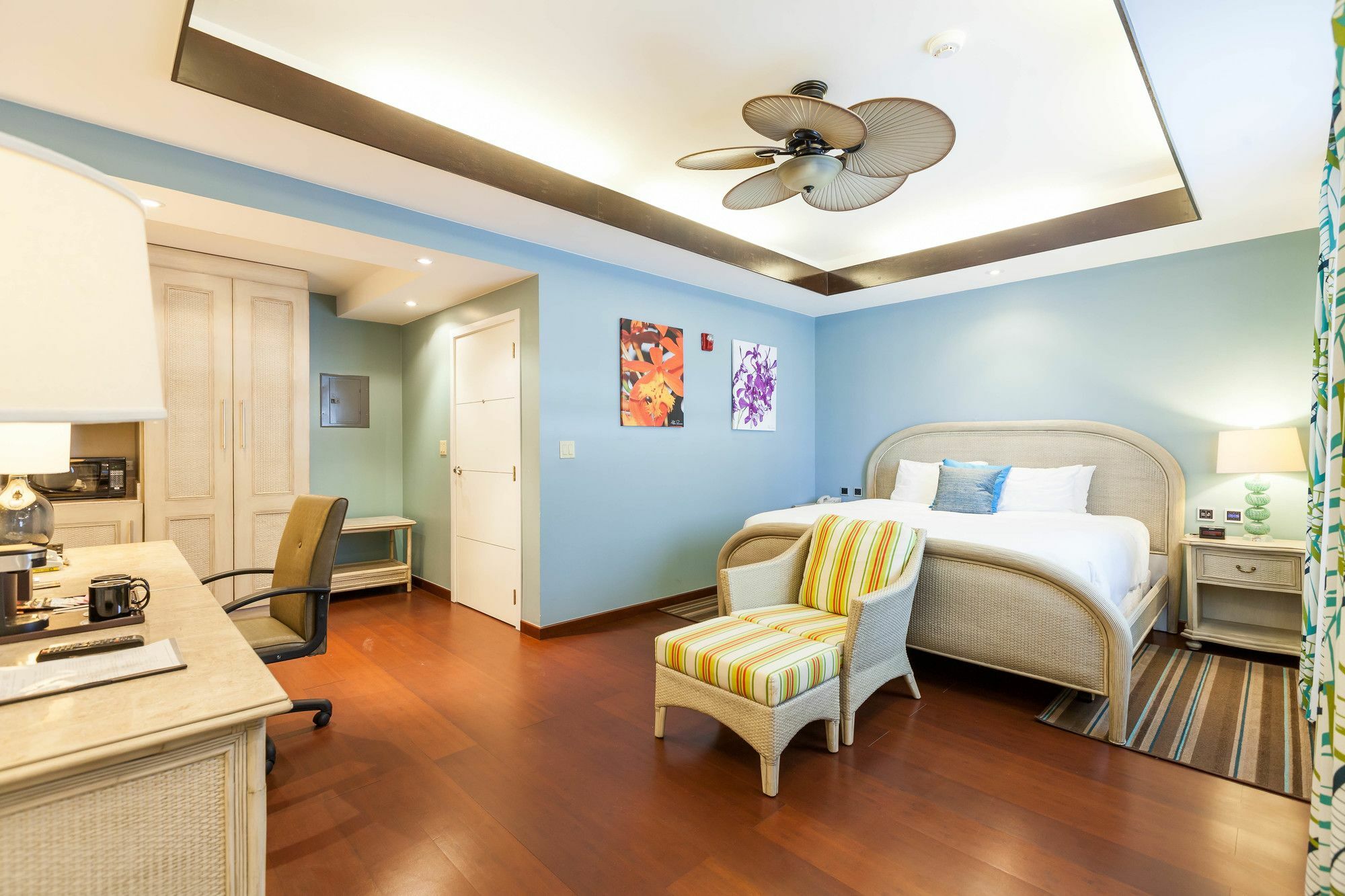 Surfrider Resort Hotel Сайпан Экстерьер фото